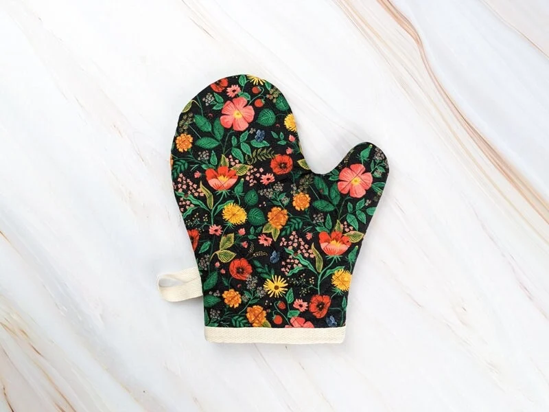 Poppy Fields Black Floral Oven Mitt