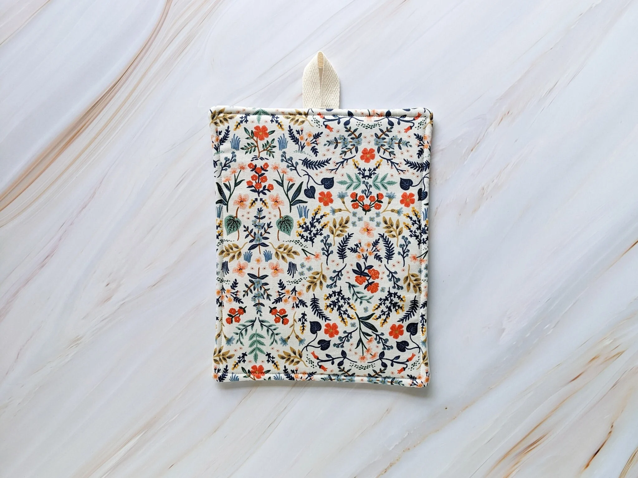 Wildwood White Floral Pot Holder