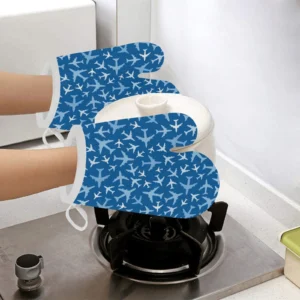 Airplane Pattern in the Sky Heat Resistant Oven Mitts Pot Holders Set