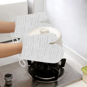 Airplane Print Pattern Heat Resistant Oven Mitts Pot Holders Set