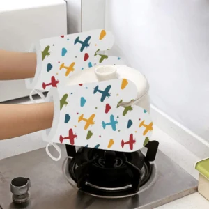 Airplane Star Cloud Colorful Heat Resistant Oven Mitts Pot Holders Set