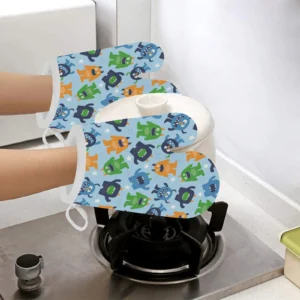 Alien Pattern Print Design 04 Heat Resistant Oven Mitts Pot Holders Set