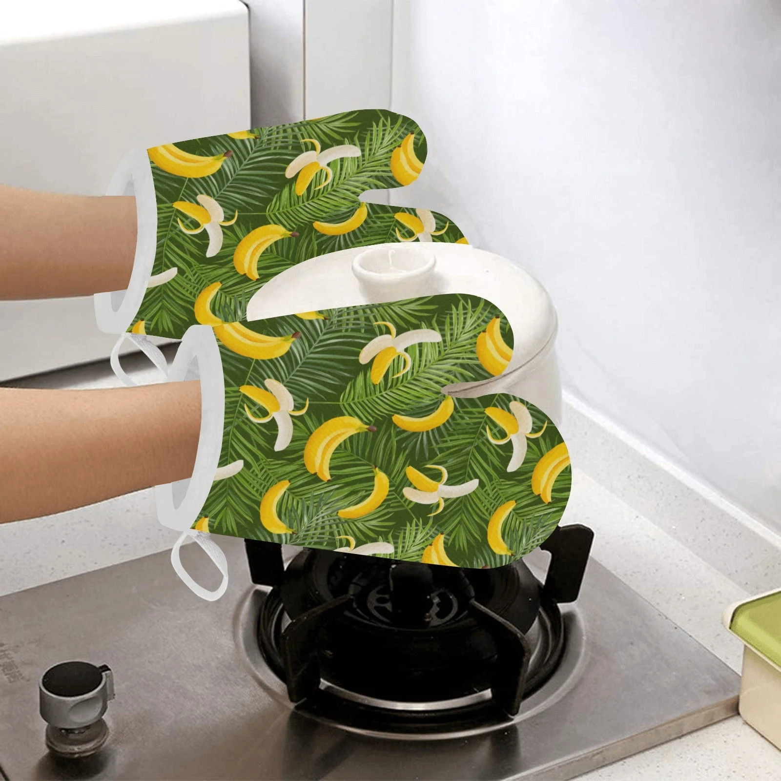 Banana Palm Leaves Pattern Heat Resistant Oven Mitts Pot Holders Set Banana Palm Leaves Pattern Heat Resistant Oven Mitts Pot Holders Set