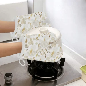 Beautiful Gold Japanese Pattern Heat Resistant Oven Mitts Pot Holders Set