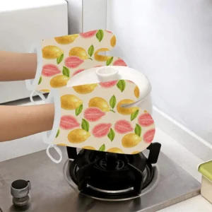 Beautiful Guava Pattern Heat Resistant Oven Mitts Pot Holders Set