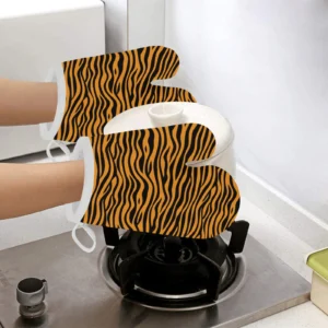 Bengal Tigers Skin Print Pattern Background Heat Resistant Oven Mitts Pot Holders Set