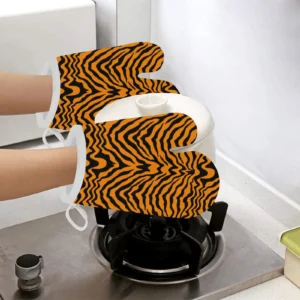 Bengal Tigers Skin Print Pattern Heat Resistant Oven Mitts Pot Holders Set