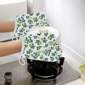 Blueberry White Background Heat Resistant Oven Mitts Pot Holders Set