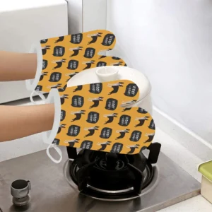 Boston Terrier Design Pattern Heat Resistant Oven Mitts Pot Holders Set