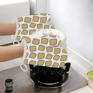 Bread Toast Pattern Print Design 03 Heat Resistant Oven Mitts Pot Holders Set