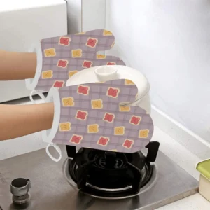 Bread Toast Pattern Print Design 05 Heat Resistant Oven Mitts Pot Holders Set