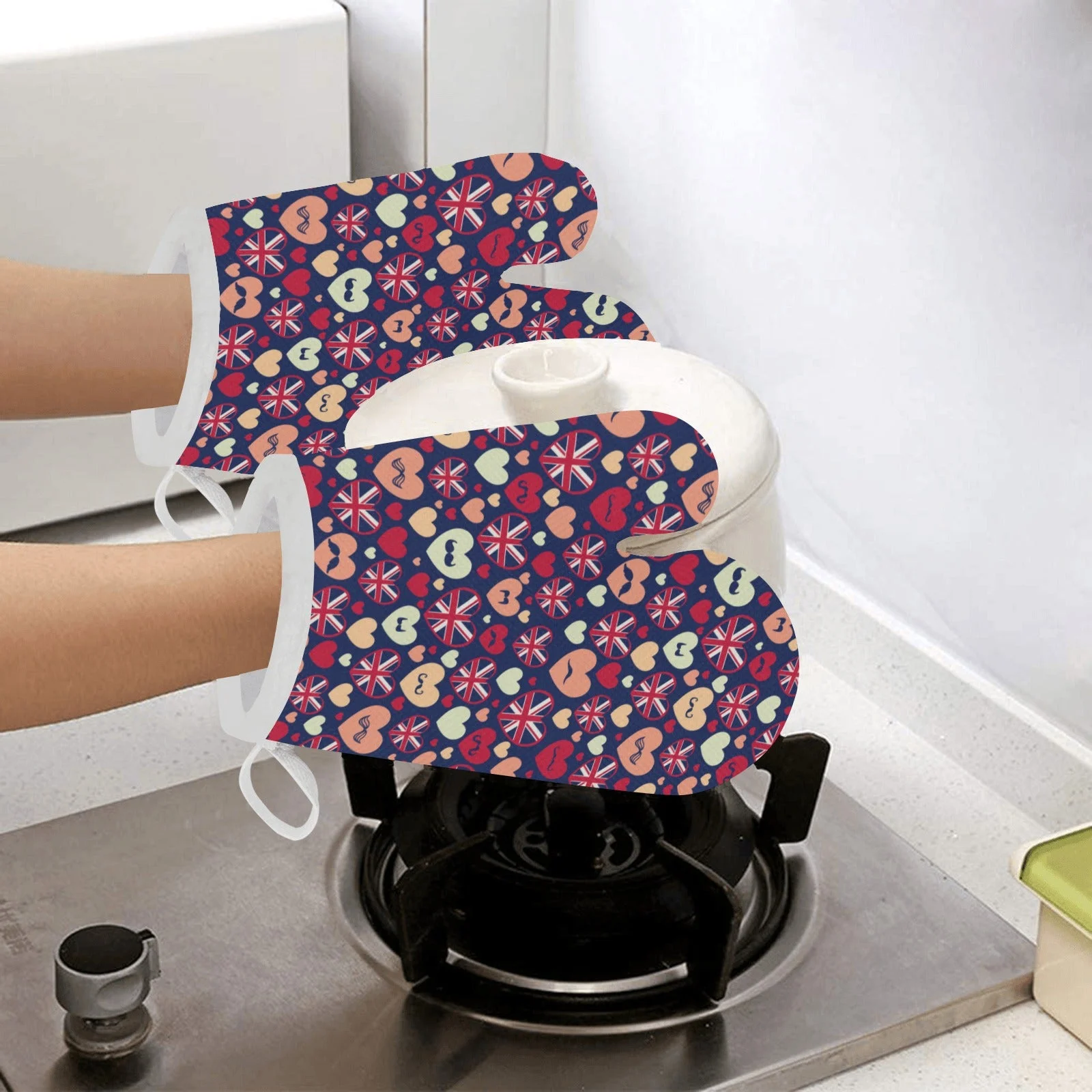 British Pattern Print Design 02 Heat Resistant Oven Mitts Pot Holders Set British Pattern Print Design 02 Heat Resistant Oven Mitts Pot Holders Set