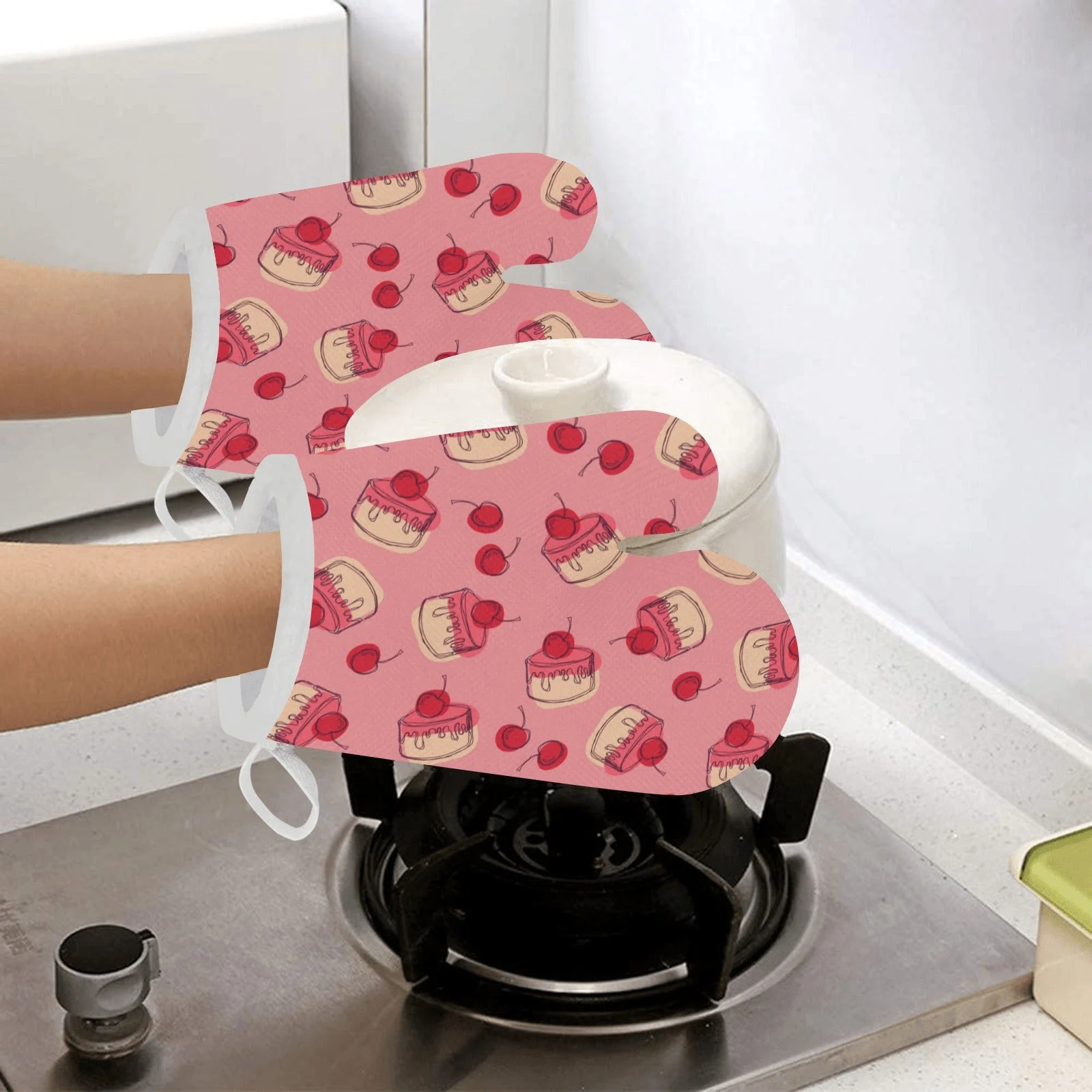 Cake Cherry Pattern Heat Resistant Oven Mitts Pot Holders Set Cake Cherry Pattern Heat Resistant Oven Mitts Pot Holders Set