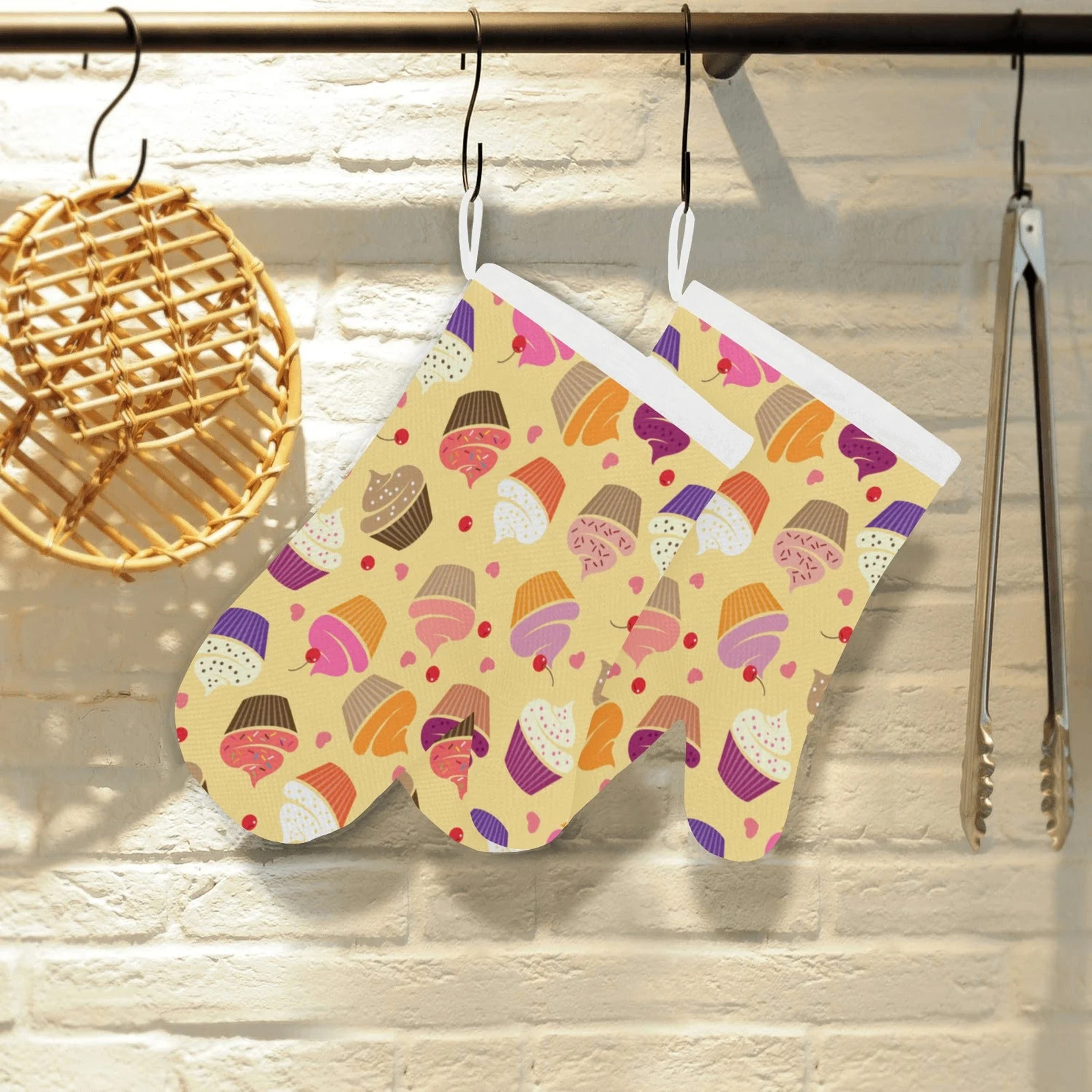 Cake cupcake Heart Cherry Pattern Heat Resistant Oven Mitts Pot Holders Set Cake cupcake Heart Cherry Pattern Heat Resistant Oven Mitts Pot Holders Set