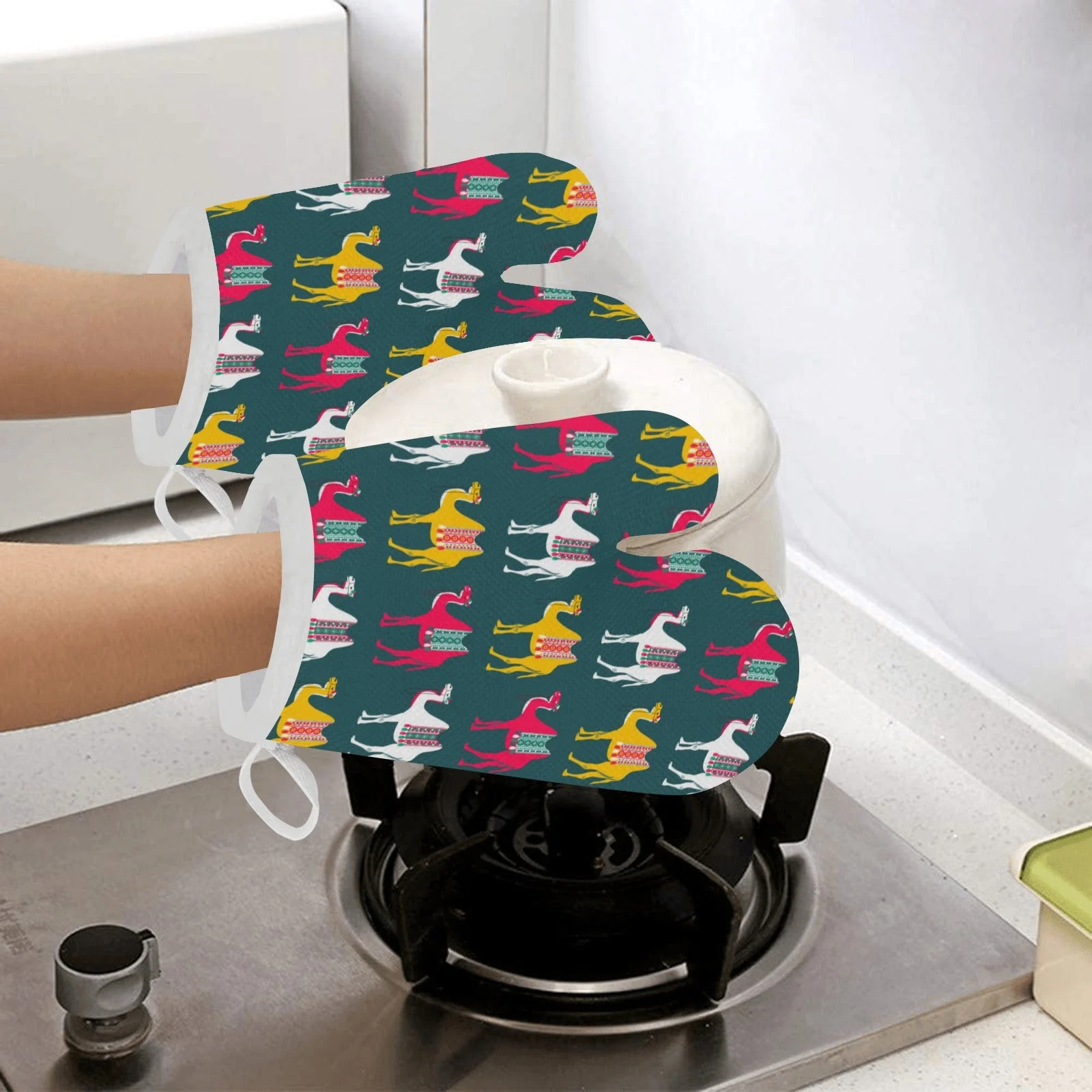 Camel Pattern Heat Resistant Oven Mitts Pot Holders Set Camel Pattern Heat Resistant Oven Mitts Pot Holders Set