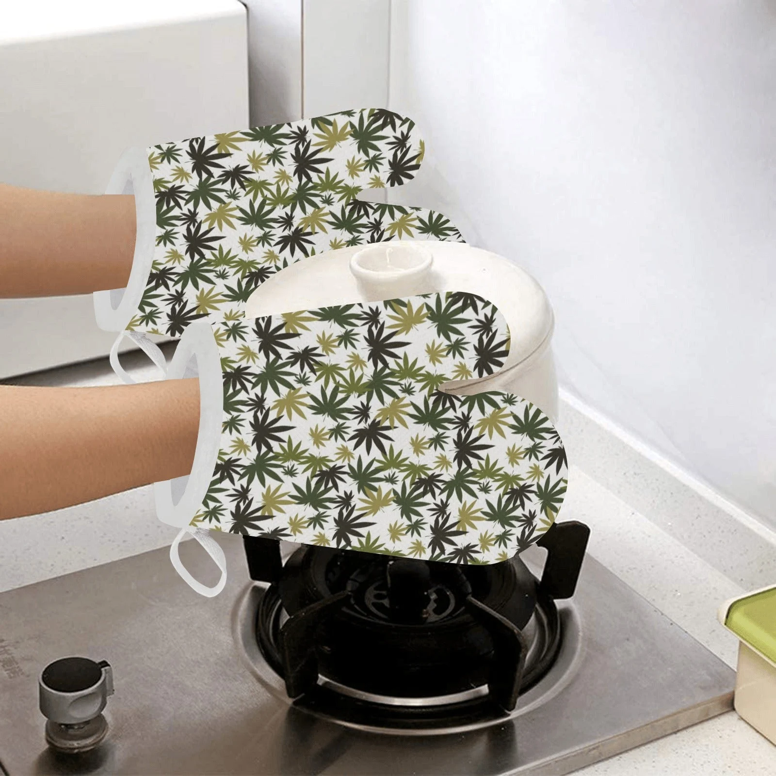 Canabis Marijuana Weed Pattern Print Design 05 Heat Resistant Oven Mitts Pot Holders Set Canabis Marijuana Weed Pattern Print Design 05 Heat Resistant Oven Mitts Pot Holders Set