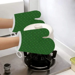 Casino Cards Suits Pattern Print Design 04 Heat Resistant Oven Mitts Pot Holders Set