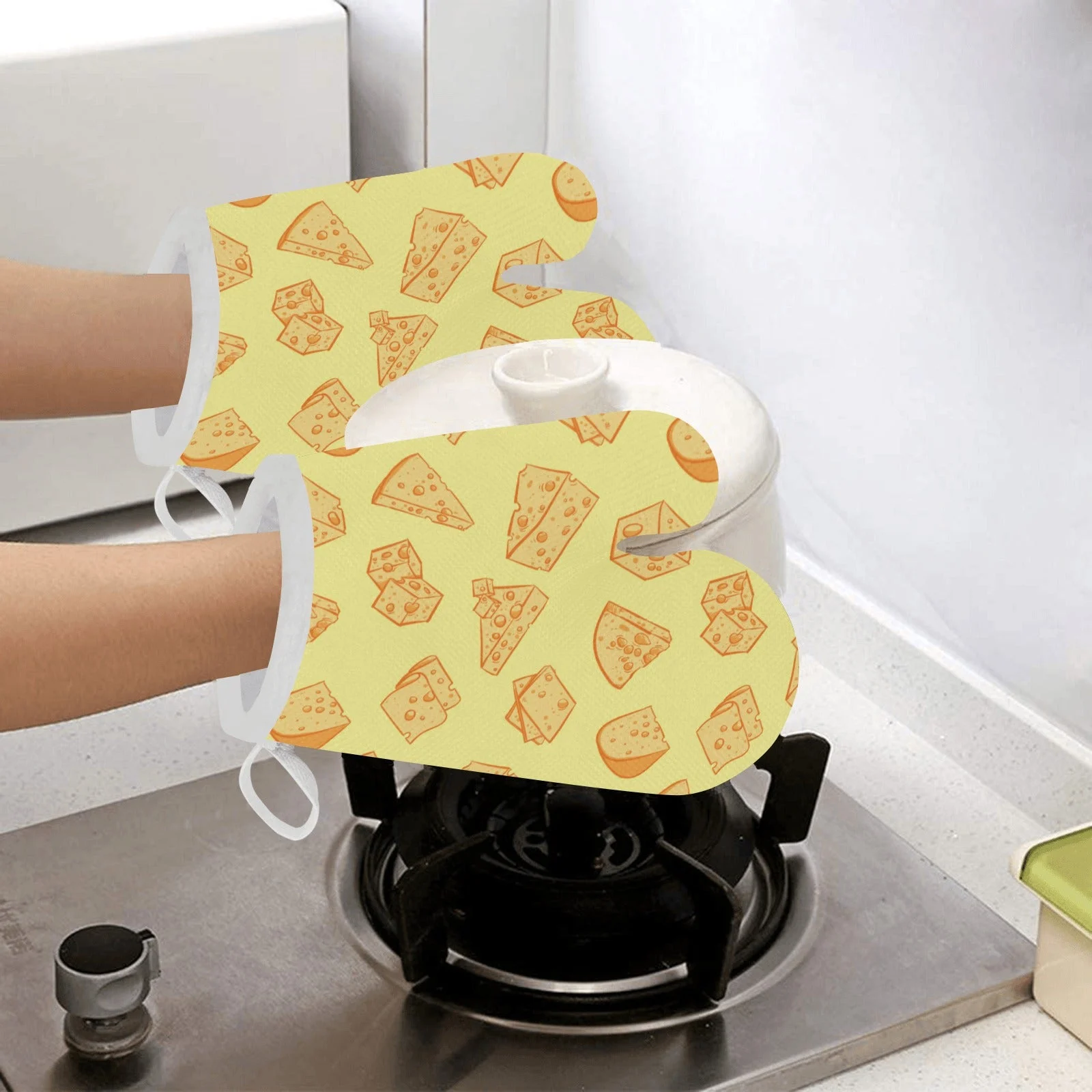 Cheese Design Pattern Heat Resistant Oven Mitts Pot Holders Set Cheese Design Pattern Heat Resistant Oven Mitts Pot Holders Set