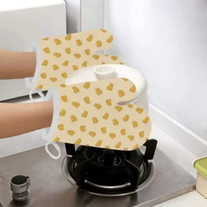 Cheese Pattern Heat Resistant Oven Mitts Pot Holders Set