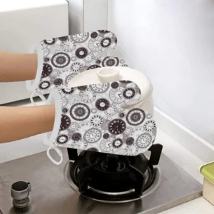 Classic Vintage Clock Pattern Heat Resistant Oven Mitts Pot Holders Set