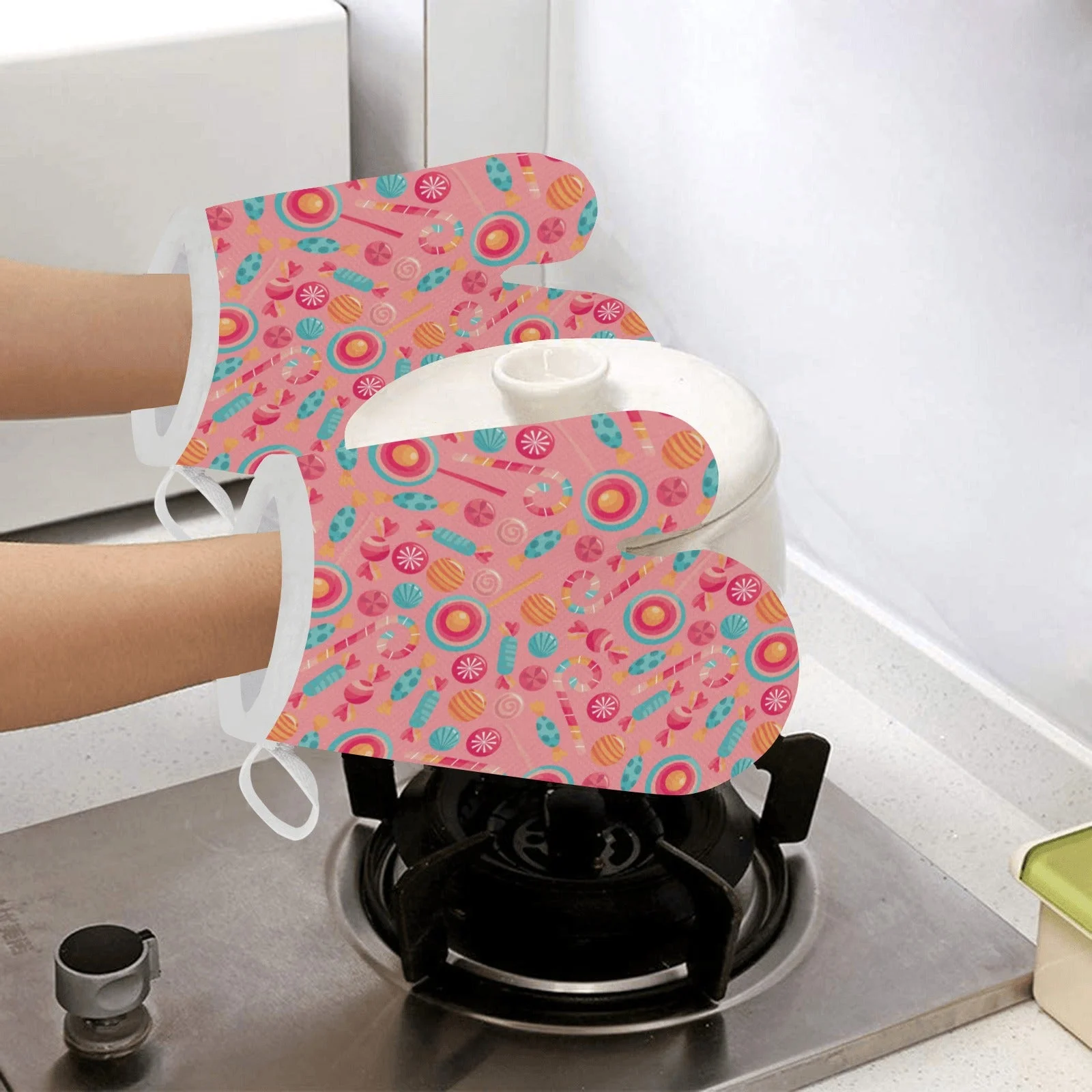 Colorful Candy Pattern Heat Resistant Oven Mitts Pot Holders Set Colorful Candy Pattern Heat Resistant Oven Mitts Pot Holders Set