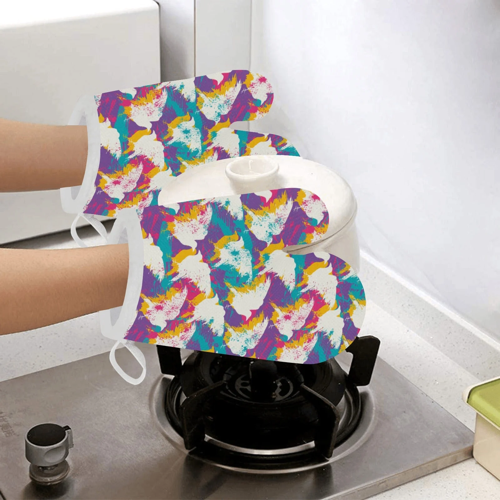 Colorful Crow Illustration Pattern Heat Resistant Oven Mitts Pot Holders Set Colorful Crow Illustration Pattern Heat Resistant Oven Mitts Pot Holders Set