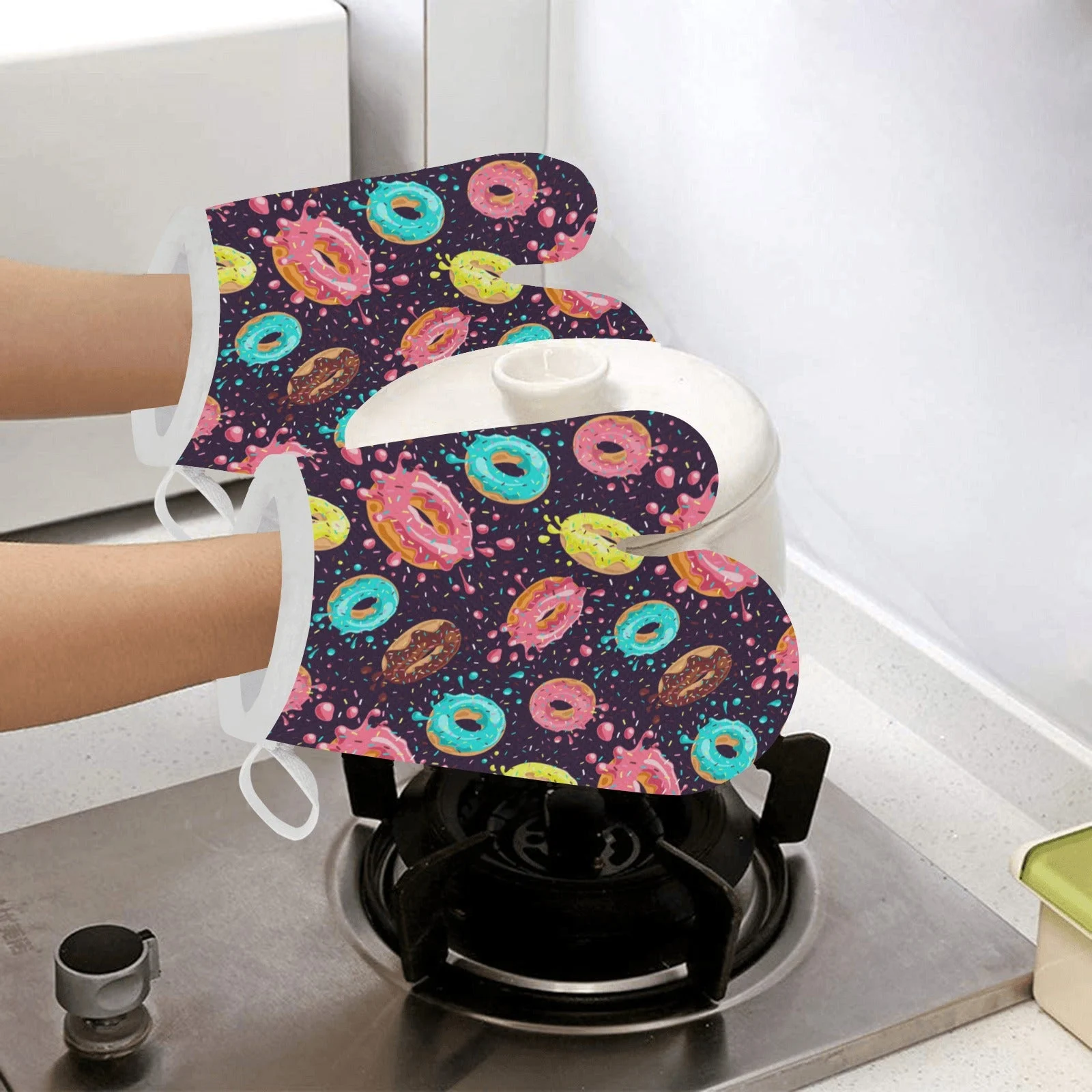 Colorful Donut Glaze Pattern Heat Resistant Oven Mitts Pot Holders Set Colorful Donut Glaze Pattern Heat Resistant Oven Mitts Pot Holders Set