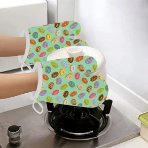 Colorful Donut Pattern Green Background Heat Resistant Oven Mitts Pot Holders Set