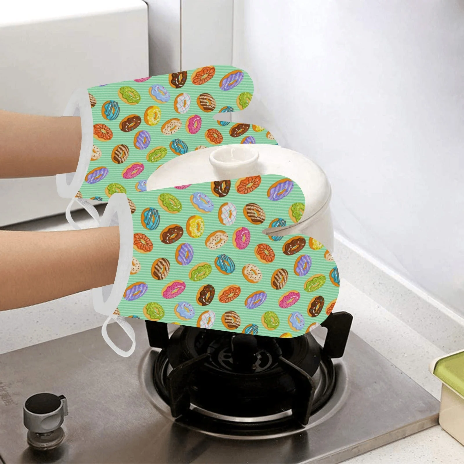 Colorful Donut Pattern Green Background Heat Resistant Oven Mitts Pot Holders Set Colorful Donut Pattern Green Background Heat Resistant Oven Mitts Pot Holders Set