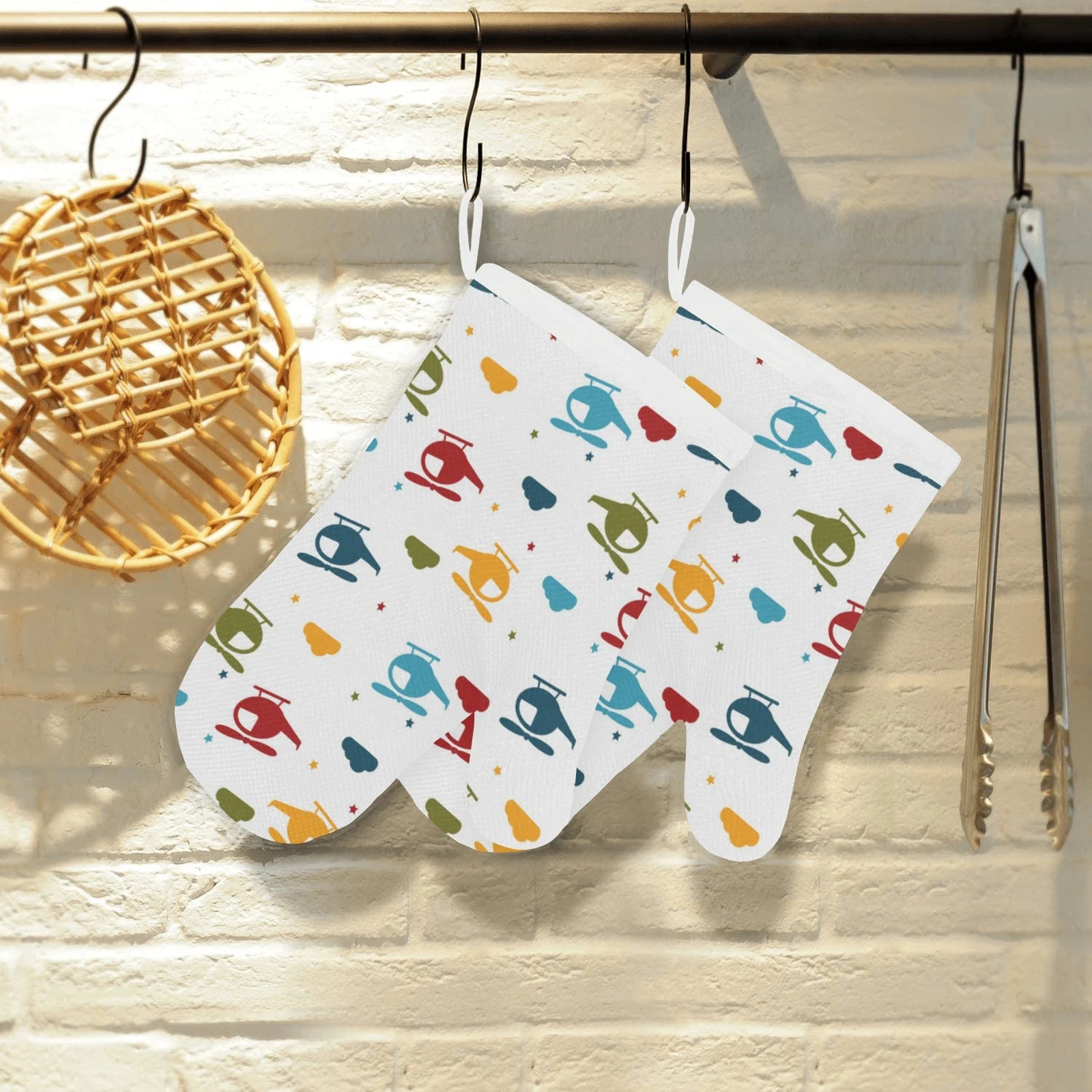 Colorful Helicopter Pattern Heat Resistant Oven Mitts Pot Holders Set Colorful Helicopter Pattern Heat Resistant Oven Mitts Pot Holders Set