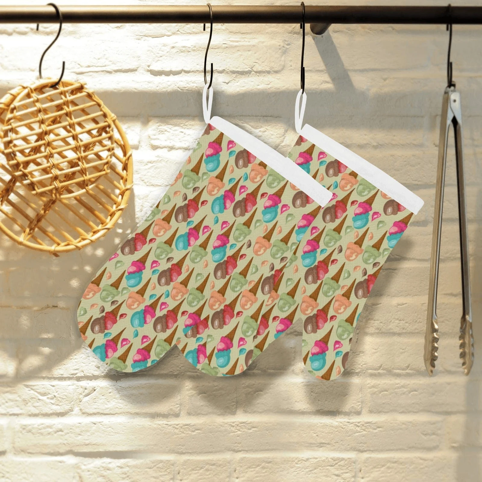 Colorful Ice Cream Pattern Heat Resistant Oven Mitts Pot Holders Set Colorful Ice Cream Pattern Heat Resistant Oven Mitts Pot Holders Set