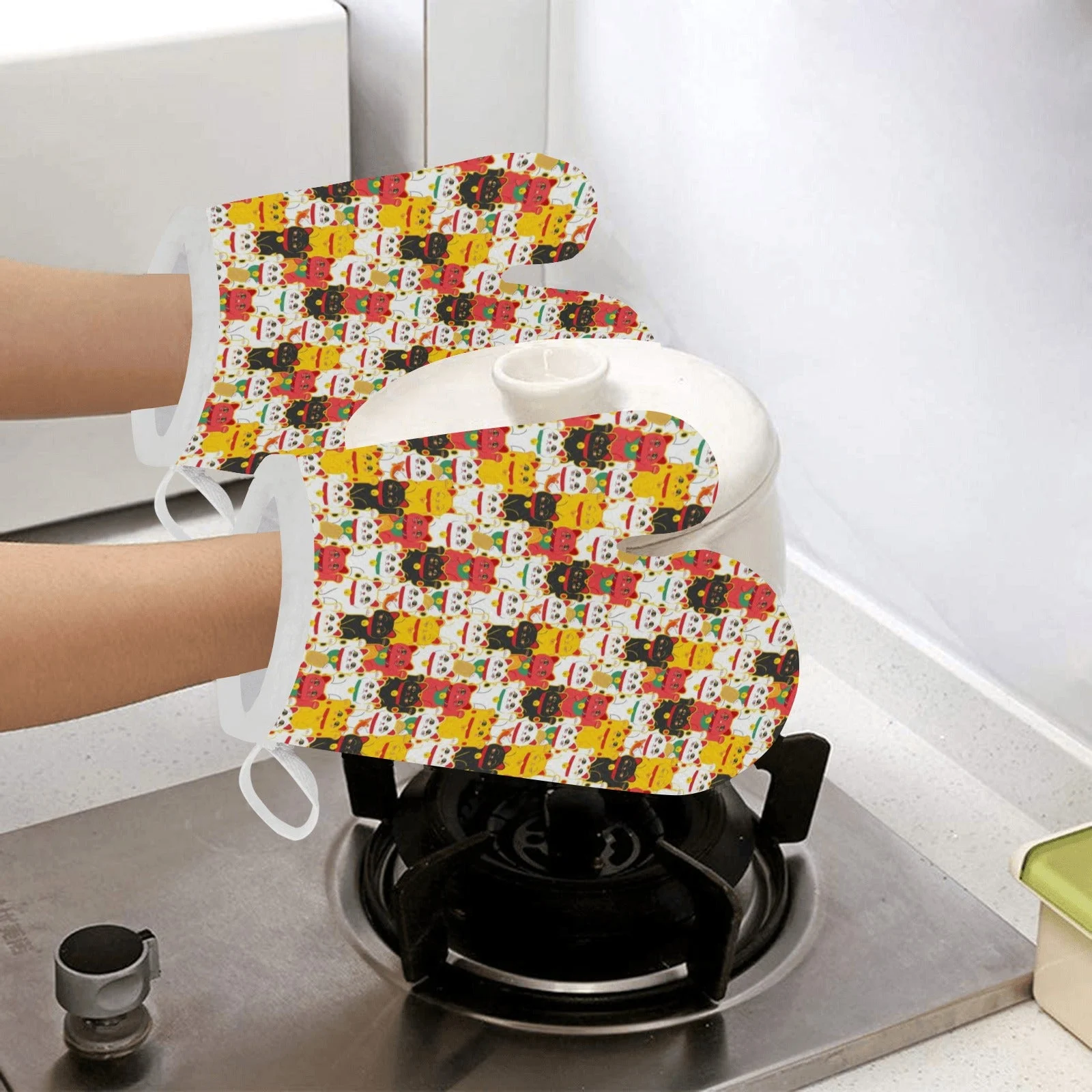 Colorful Maneki Neko Cat Pattern Heat Resistant Oven Mitts Pot Holders Set Colorful Maneki Neko Cat Pattern Heat Resistant Oven Mitts Pot Holders Set