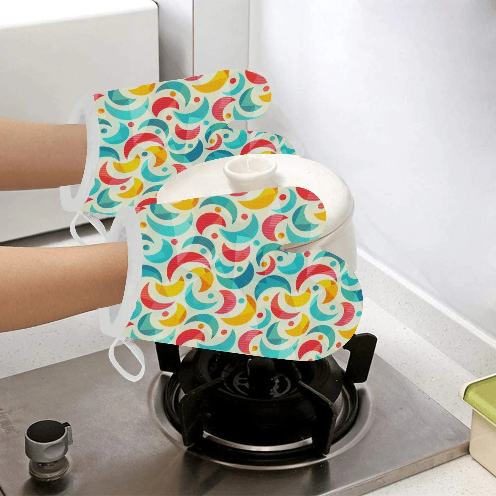 Colorful Moon Pattern Heat Resistant Oven Mitts Pot Holders Set Colorful Moon Pattern Heat Resistant Oven Mitts Pot Holders Set
