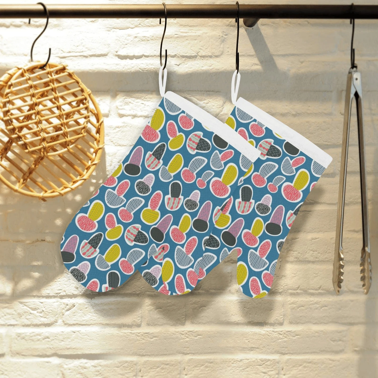 Colorful Mushroom Design Pattern Heat Resistant Oven Mitts Pot Holders Set Colorful Mushroom Design Pattern Heat Resistant Oven Mitts Pot Holders Set