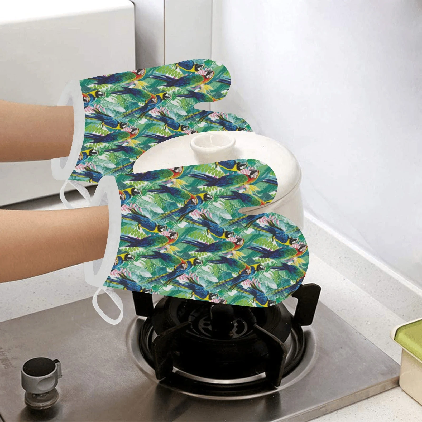 Colorful Parrot Exotic Flower Leaves Heat Resistant Oven Mitts Pot Holders Set Colorful Parrot Exotic Flower Leaves Heat Resistant Oven Mitts Pot Holders Set
