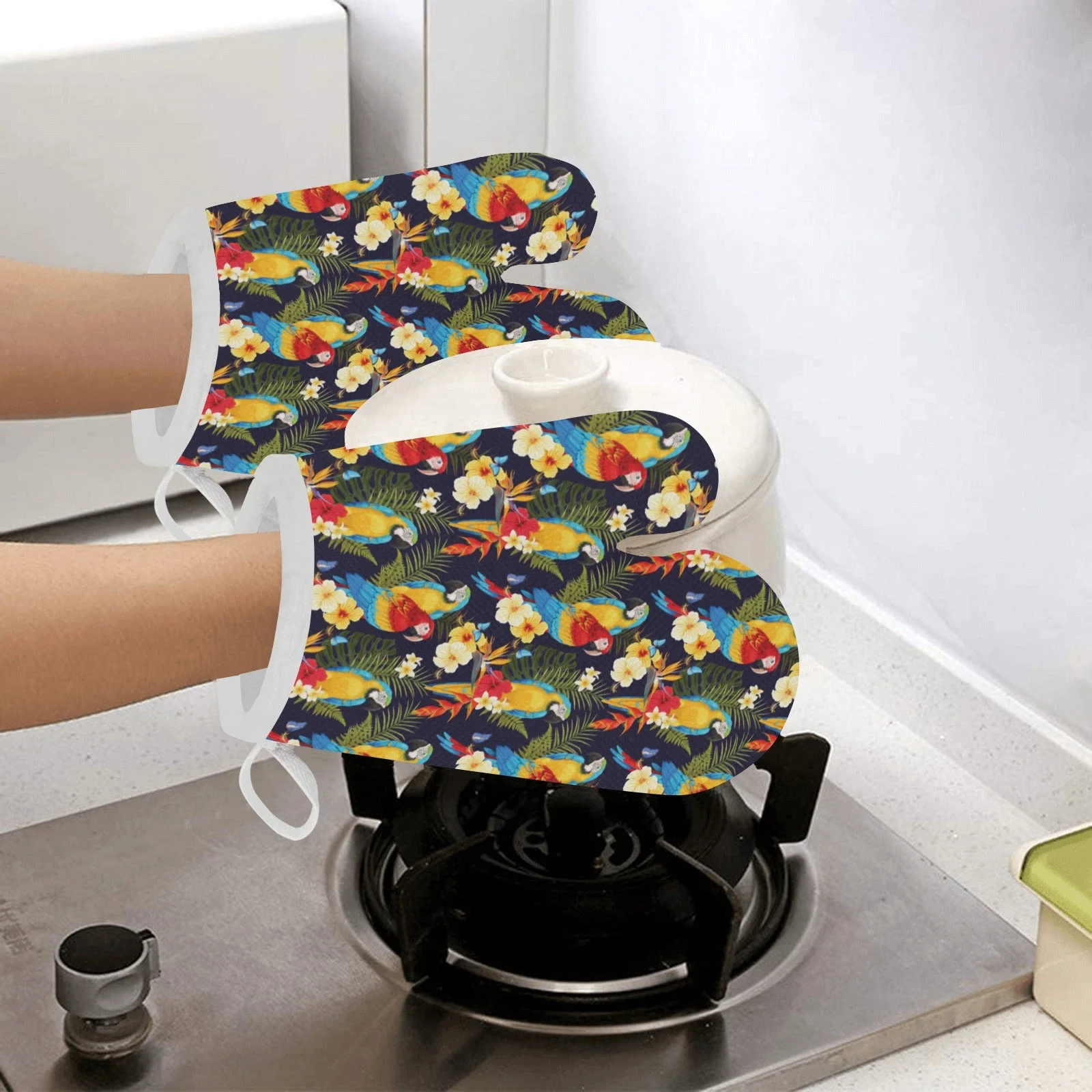 Colorful Parrot Flower Pattern Heat Resistant Oven Mitts Pot Holders Set Colorful Parrot Flower Pattern Heat Resistant Oven Mitts Pot Holders Set