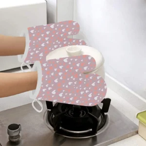 Coral White Heart Pattern Heat Resistant Oven Mitts Pot Holders Set