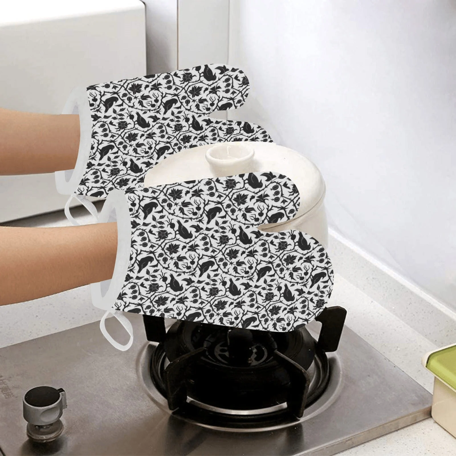 Crow Dark Floral Pattern Heat Resistant Oven Mitts Pot Holders Set Crow Dark Floral Pattern Heat Resistant Oven Mitts Pot Holders Set