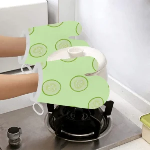 Cucumber Pattern Heat Resistant Oven Mitts Pot Holders Set