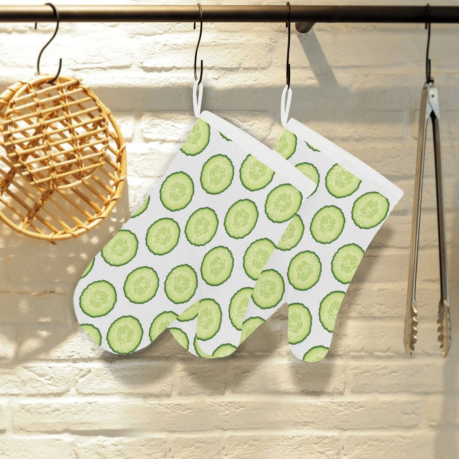 Cucumber Slices Pattern Heat Resistant Oven Mitts Pot Holders Set Cucumber Slices Pattern Heat Resistant Oven Mitts Pot Holders Set