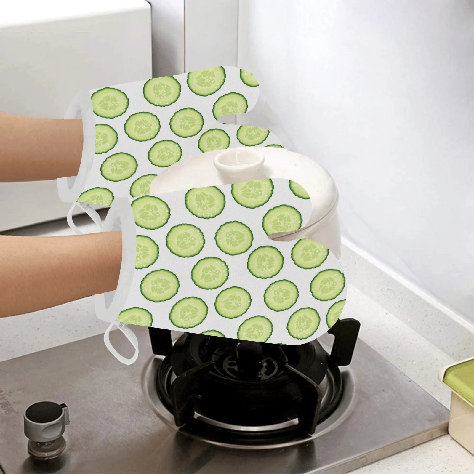 Cucumber Slices Pattern Heat Resistant Oven Mitts Pot Holders Set Cucumber Slices Pattern Heat Resistant Oven Mitts Pot Holders Set