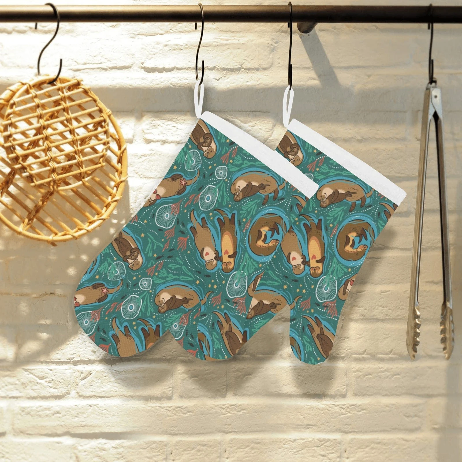 Cute Brown Sea Otters Ornamental Seaweed Corals Heat Resistant Oven Mitts Pot Holders Set Cute Brown Sea Otters Ornamental Seaweed Corals Heat Resistant Oven Mitts Pot Holders Set