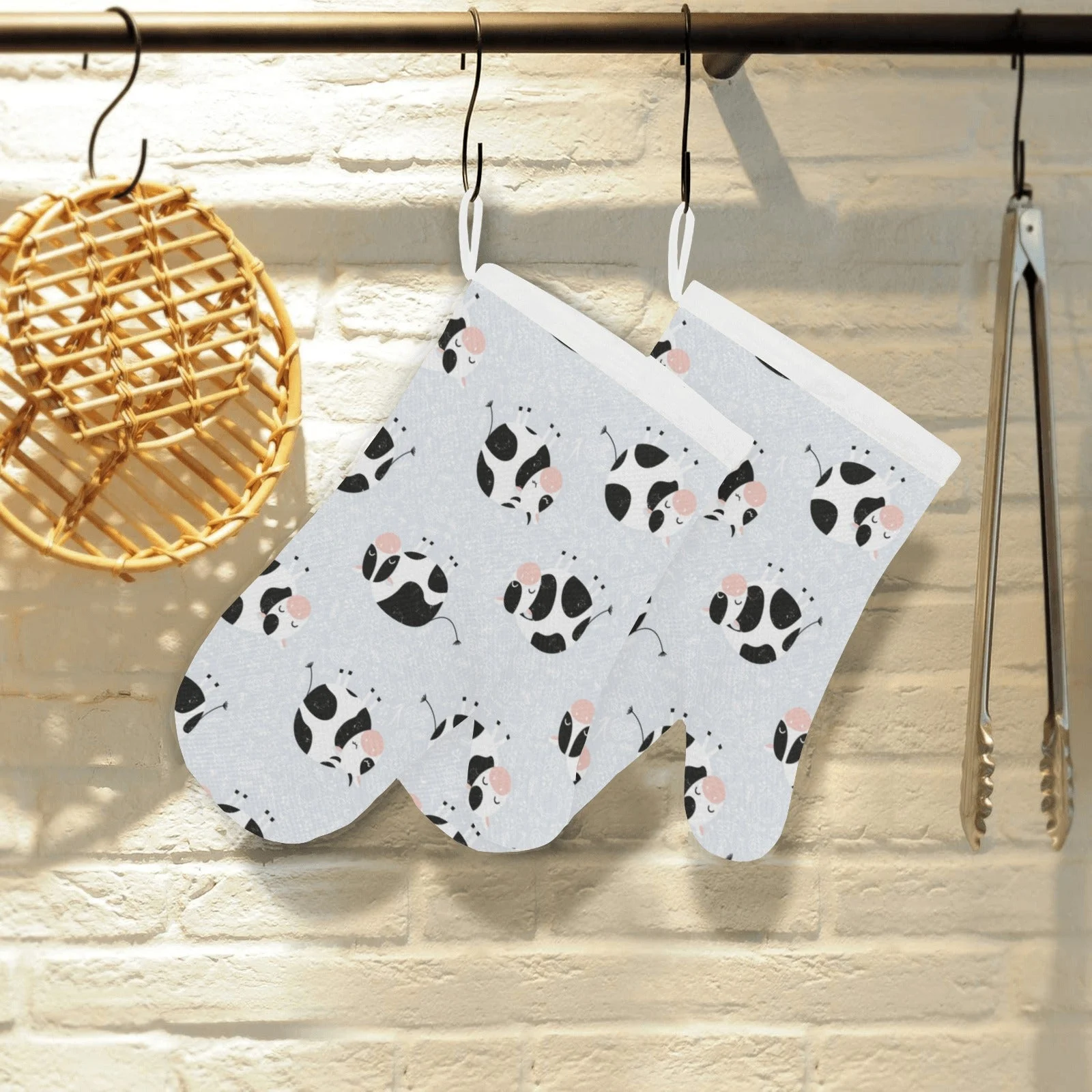 Cute Cows Pattern Heat Resistant Oven Mitts Pot Holders Set Cute Cows Pattern Heat Resistant Oven Mitts Pot Holders Set