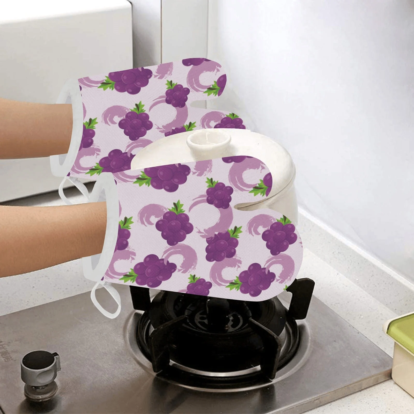 Cute Grape Pattern Heat Resistant Oven Mitts Pot Holders Set Cute Grape Pattern Heat Resistant Oven Mitts Pot Holders Set