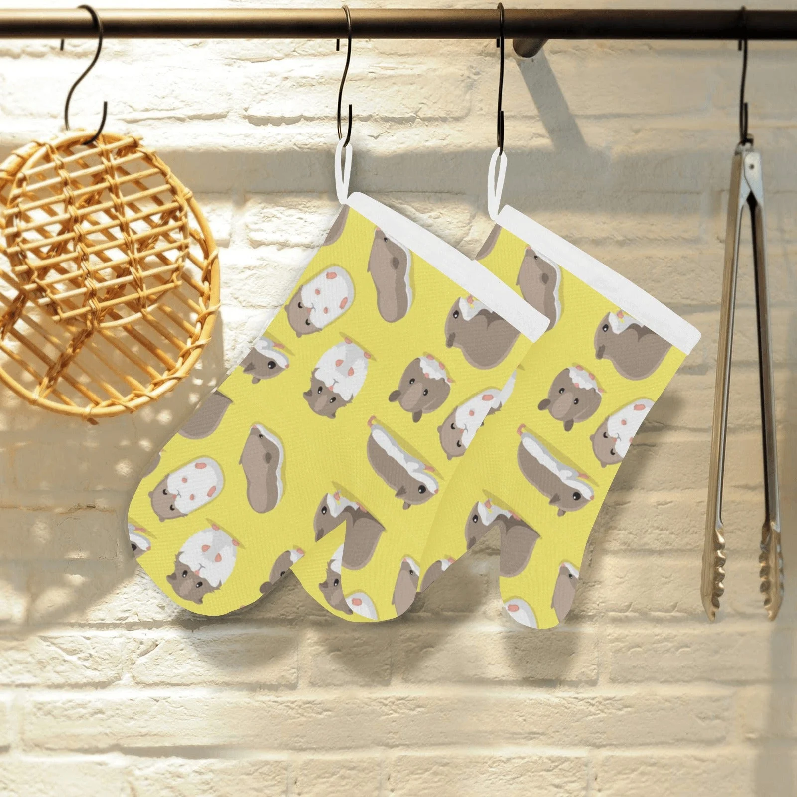 Cute Hamster Pattern Heat Resistant Oven Mitts Pot Holders Set Cute Hamster Pattern Heat Resistant Oven Mitts Pot Holders Set