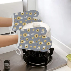 Cute Hamster Sunflower Pattern Background Heat Resistant Oven Mitts Pot Holders Set