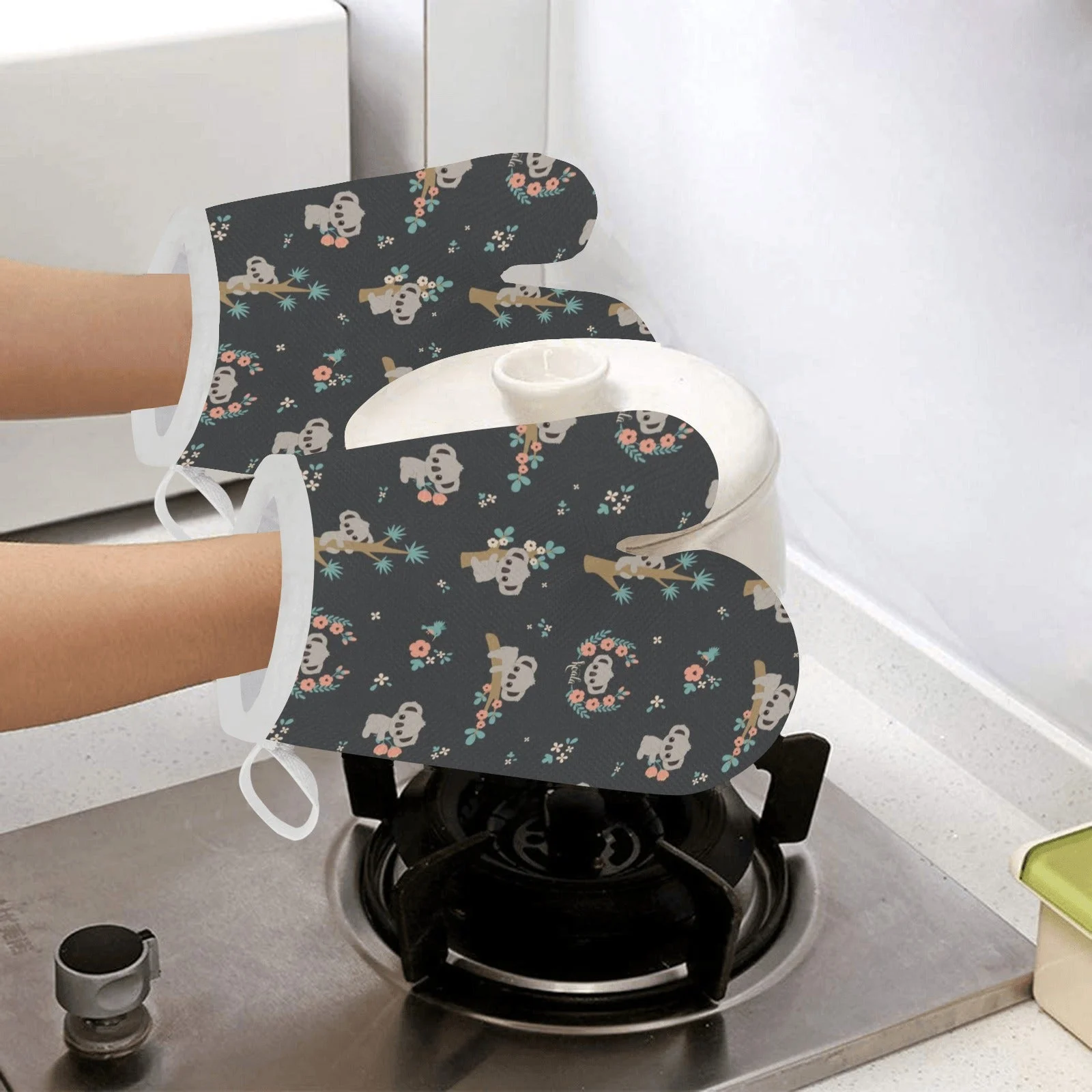 Cute Koala Pattern Heat Resistant Oven Mitts Pot Holders Set Cute Koala Pattern Heat Resistant Oven Mitts Pot Holders Set
