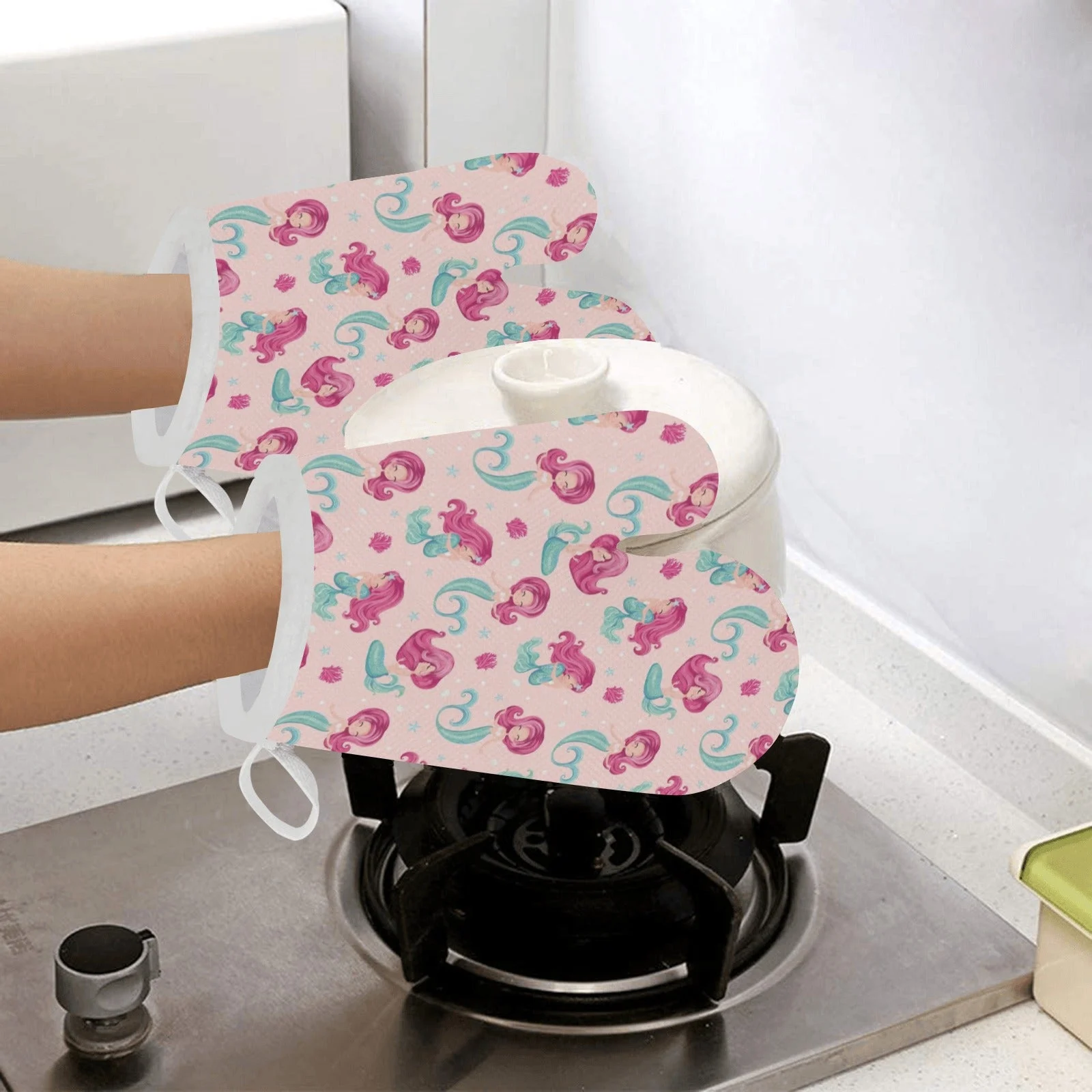 Cute Little Mermaid Pattern Heat Resistant Oven Mitts Pot Holders Set Cute Little Mermaid Pattern Heat Resistant Oven Mitts Pot Holders Set