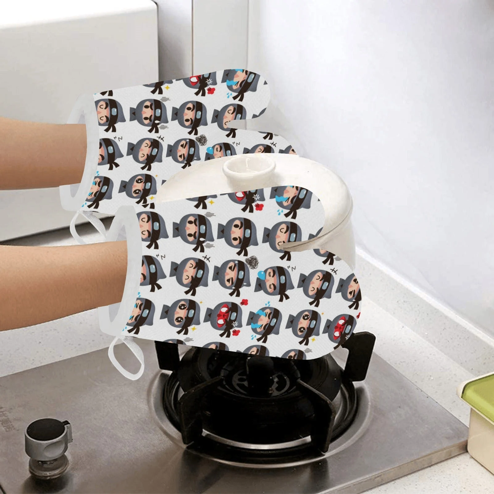 Cute Ninja Design Pattern Heat Resistant Oven Mitts Pot Holders Set Cute Ninja Design Pattern Heat Resistant Oven Mitts Pot Holders Set