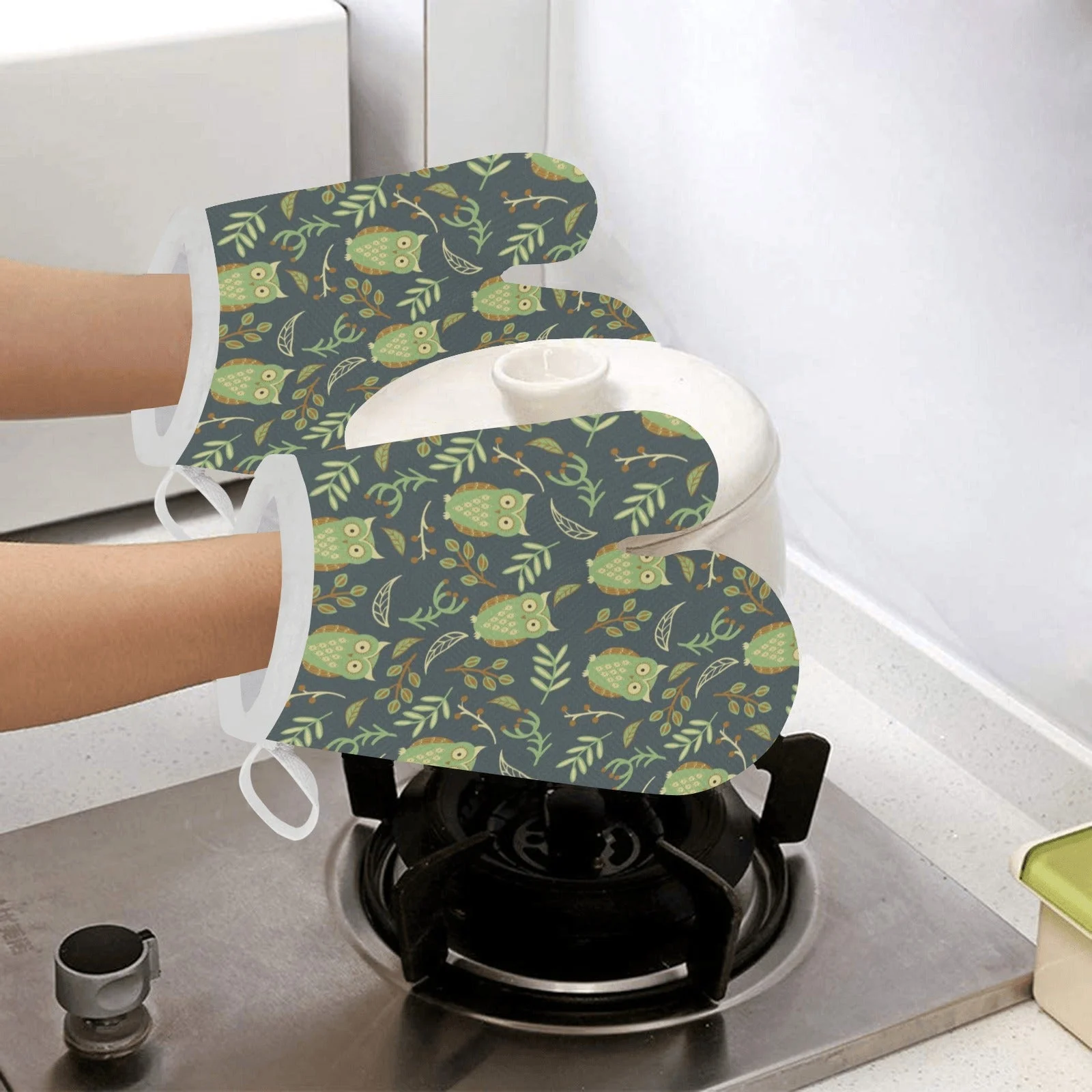 Cute Owls Leaves Pattern Heat Resistant Oven Mitts Pot Holders Set Cute Owls Leaves Pattern Heat Resistant Oven Mitts Pot Holders Set